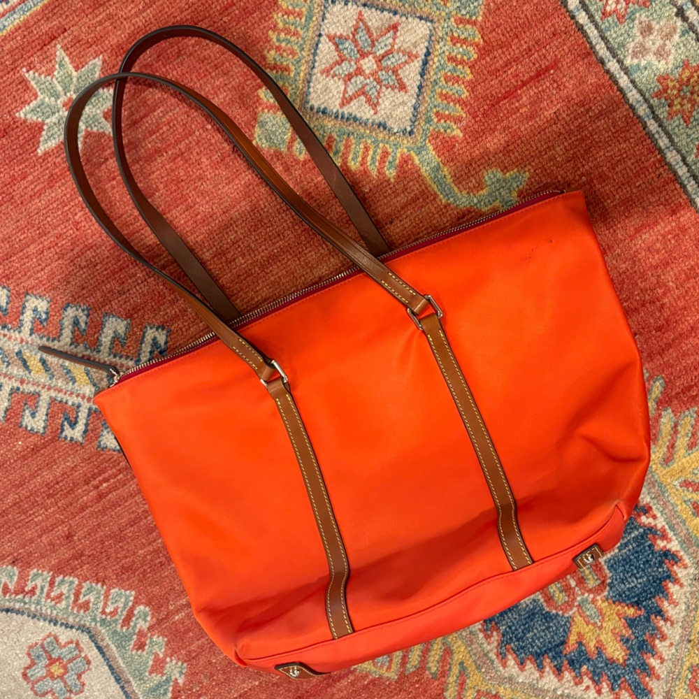 Large Nylon Dooney & Bourke Wayfarer Tote in “Persimmon” w/Brown Leather Straps - Picture 4 of 10